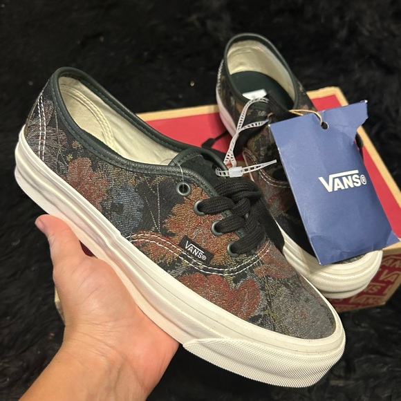 Vans Shoes - VANS Authentic Reissue 44 Jacquard Floral lace up shoes sneakers women’s 7.5 new